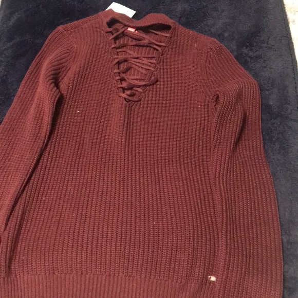 Guess Sweater - Picture 3 of 3